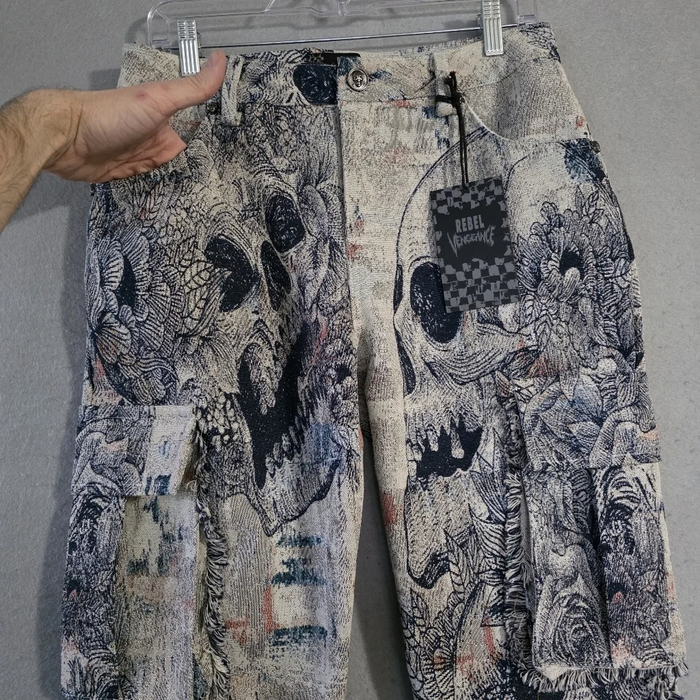 NWT Rebel Vengeance Mens Tapestry Cargo Jeans Skull AOP Size 28x33